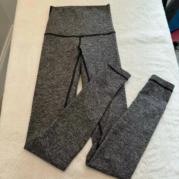 Lululemon Wunder Under Hi-Rise 7/8 Tight *25"
Heathered Black size 2 - Picture 4 of 13